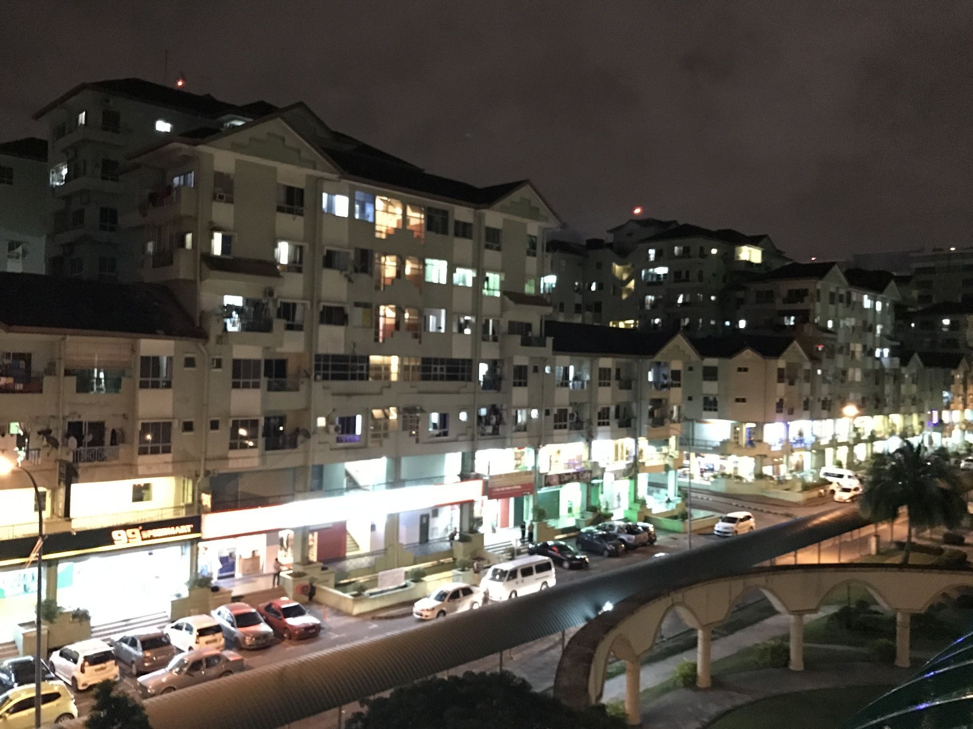 Sunset & Seaview Vacation Condos At Marina Court Resort Condo Кота Кинабалу Екстериор снимка